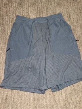 Lululemon Mens Size M Blue Step Back Shorts Lined Pockets Activewear Training